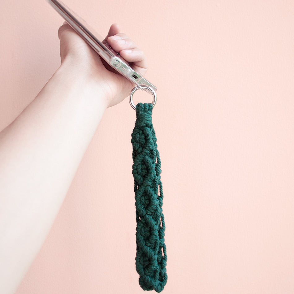 Macrame Kit Christmas Series Weaving Kit | 10 Tutorials | Keychain/Wristband/Christmas Ring | Beginner Weaving