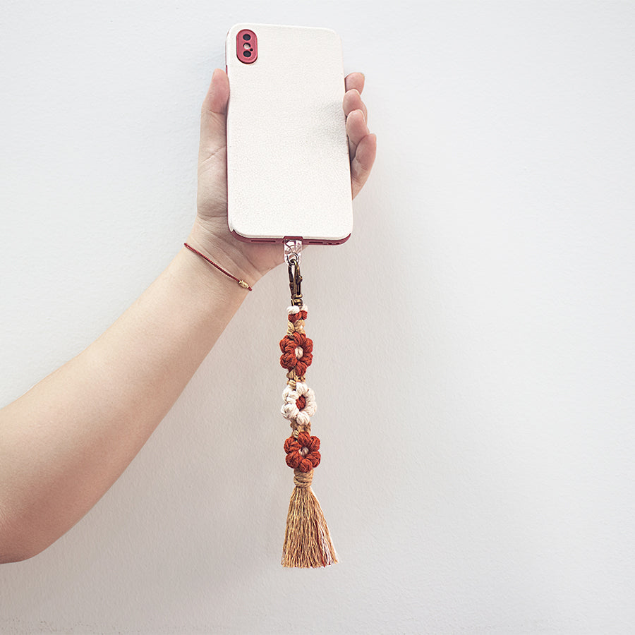 Macrame Kit Bohemian Style Interval Color Small Daisy Tassel Keychain Weaving Kit (Tassel Weaving Set): Polyester Rope, Tutorial, Antique Copper Lobster Clasp, Phone Clip. For Pendants/Bag Charms  Beginner Handmade DIY