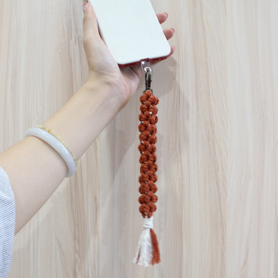 Solid color flower keychain weaving craft material package Macrame Kit, high-quality polyester rope (5 meters each for 2 colors), with tutorial, antique bronze lobster clasp + mobile phone clip, flower overlapping weaving + tassel, beginner-friendly