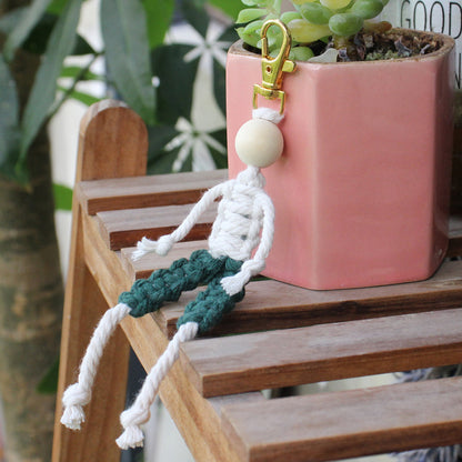 Macrame Kit: Boy-shaped Keychain Weaving Craft Material Package, including tutorials, complete materials, vivid and lifelike, multiple colors available. Keychain, small accessory, creative gift, suitable for beginners and DIY enthusiasts.