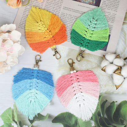 Macrame Kit: Fringed Leaf Keychain Weaving Handcraft Material Package, with detailed tutorials + high-quality polyester ropes. Three-color gradient (fresh), usable as keychains, mobile pendants, bag accessories, small ornaments.