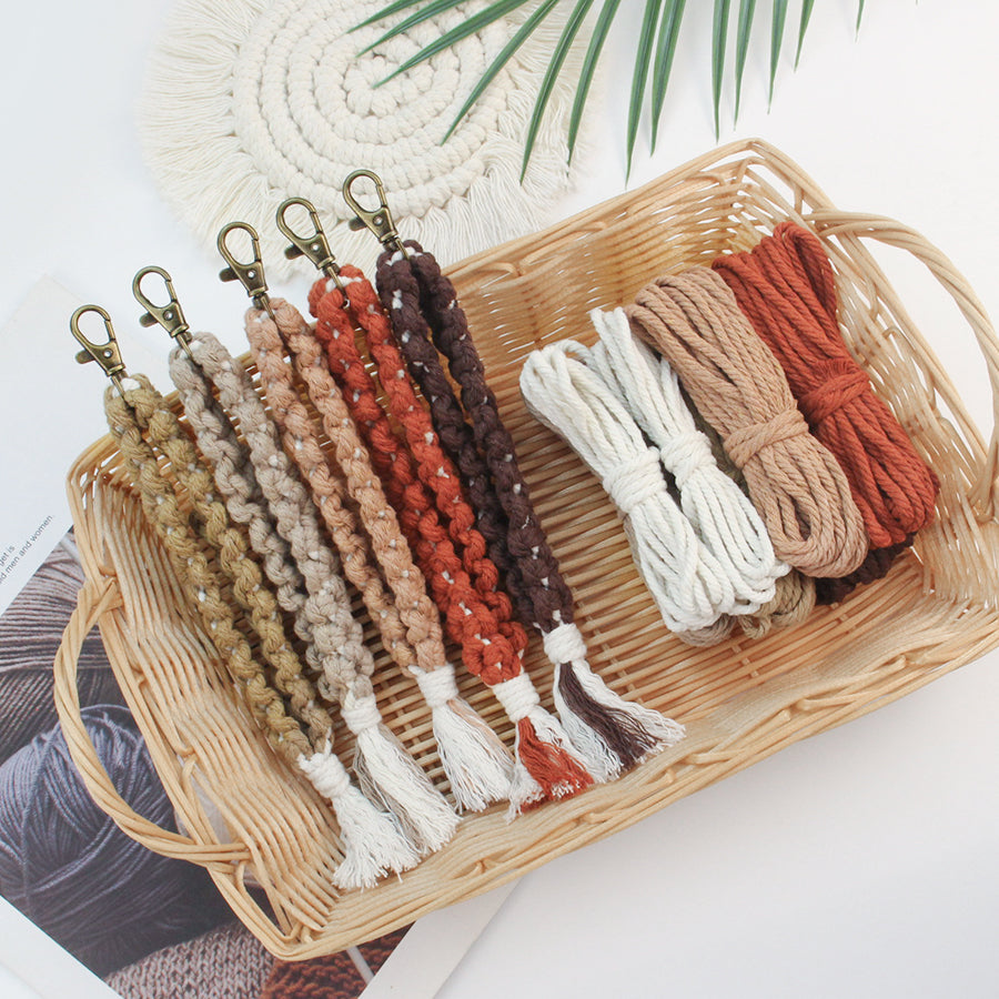 Solid color flower keychain weaving craft material package Macrame Kit, high-quality polyester rope (5 meters each for 2 colors), with tutorial, antique bronze lobster clasp + mobile phone clip, flower overlapping weaving + tassel, beginner-friendly