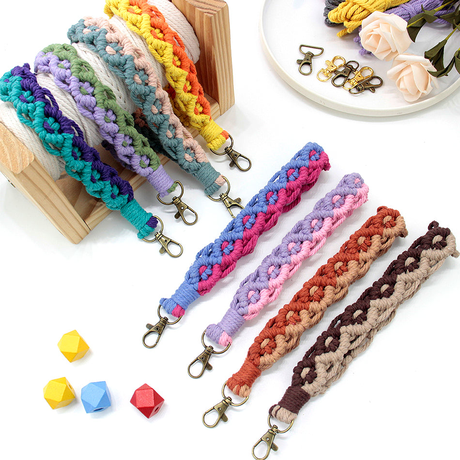 Two-tone spliced diagonal half-knot keychain weaving craft material pack Macrame Kit. High-quality polyester fiber rope + detailed weaving tutorial. Multi-purpose (key organization / mobile phone pendant / bag accessory, etc.).