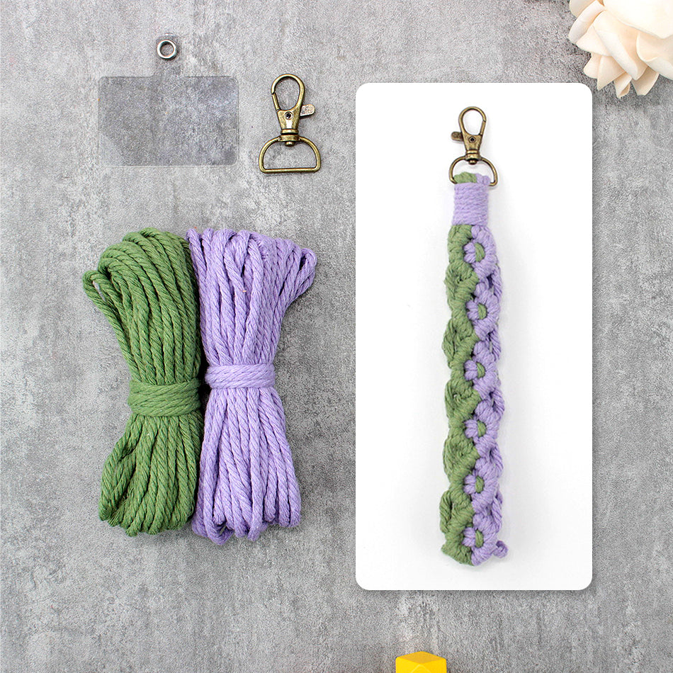 Two-tone spliced diagonal half-knot keychain weaving craft material pack Macrame Kit. High-quality polyester fiber rope + detailed weaving tutorial. Multi-purpose (key organization / mobile phone pendant / bag accessory, etc.).
