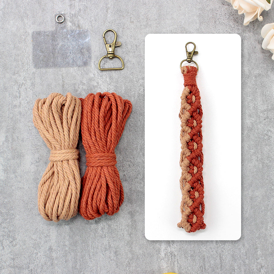 Two-tone spliced diagonal half-knot keychain weaving craft material pack Macrame Kit. High-quality polyester fiber rope + detailed weaving tutorial. Multi-purpose (key organization / mobile phone pendant / bag accessory, etc.).